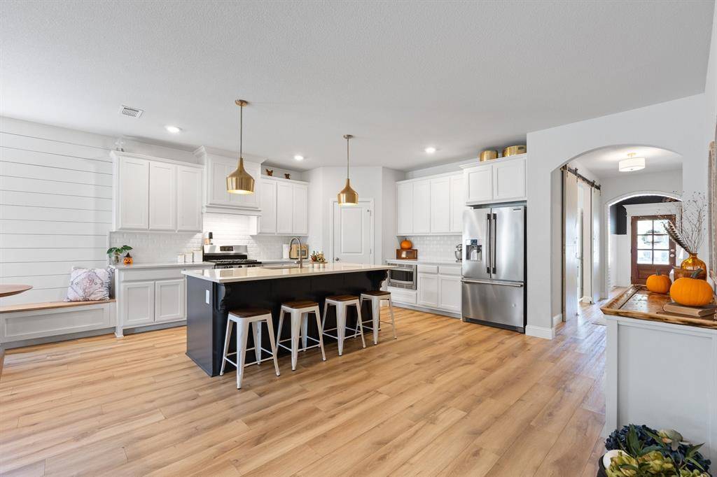9812 Chaparral Pass, Fort Worth, TX 76126
