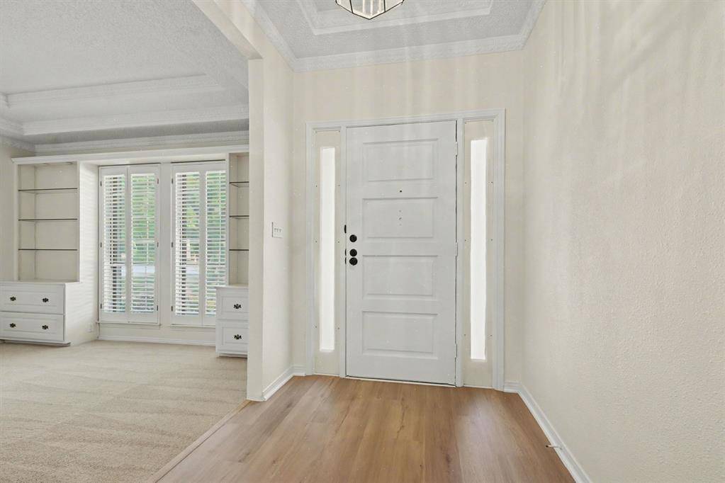 9632 Robin Meadow Drive, Dallas, TX 75243