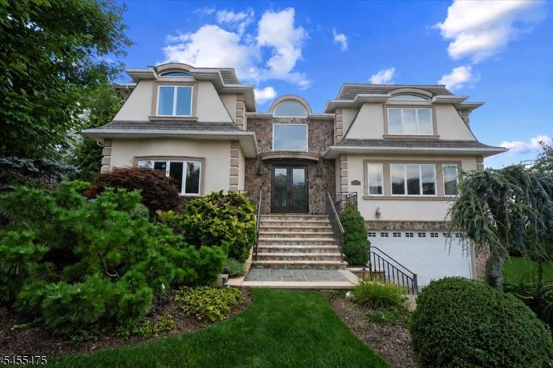 412 Valley View Ave, Paramus Boro, NJ 07652