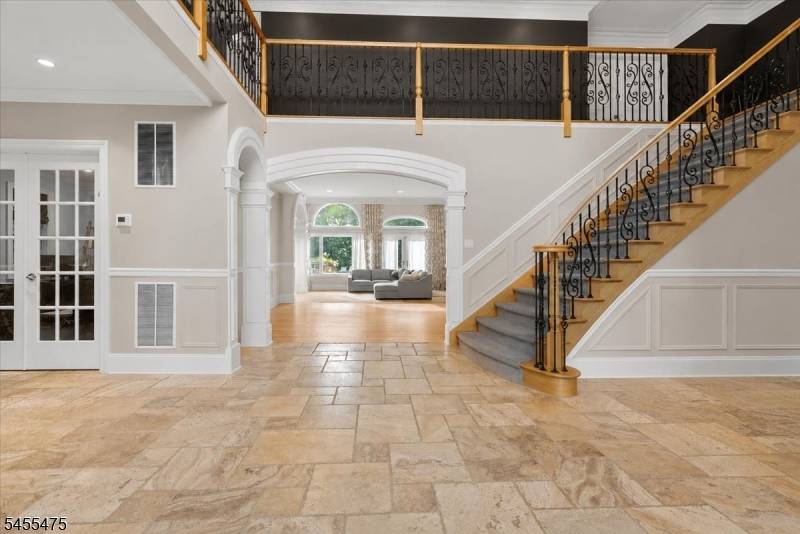 412 Valley View Ave, Paramus Boro, NJ 07652
