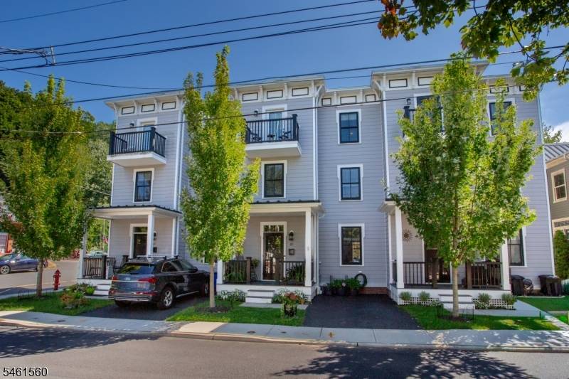 65 Church St, Lambertville City, NJ 08530