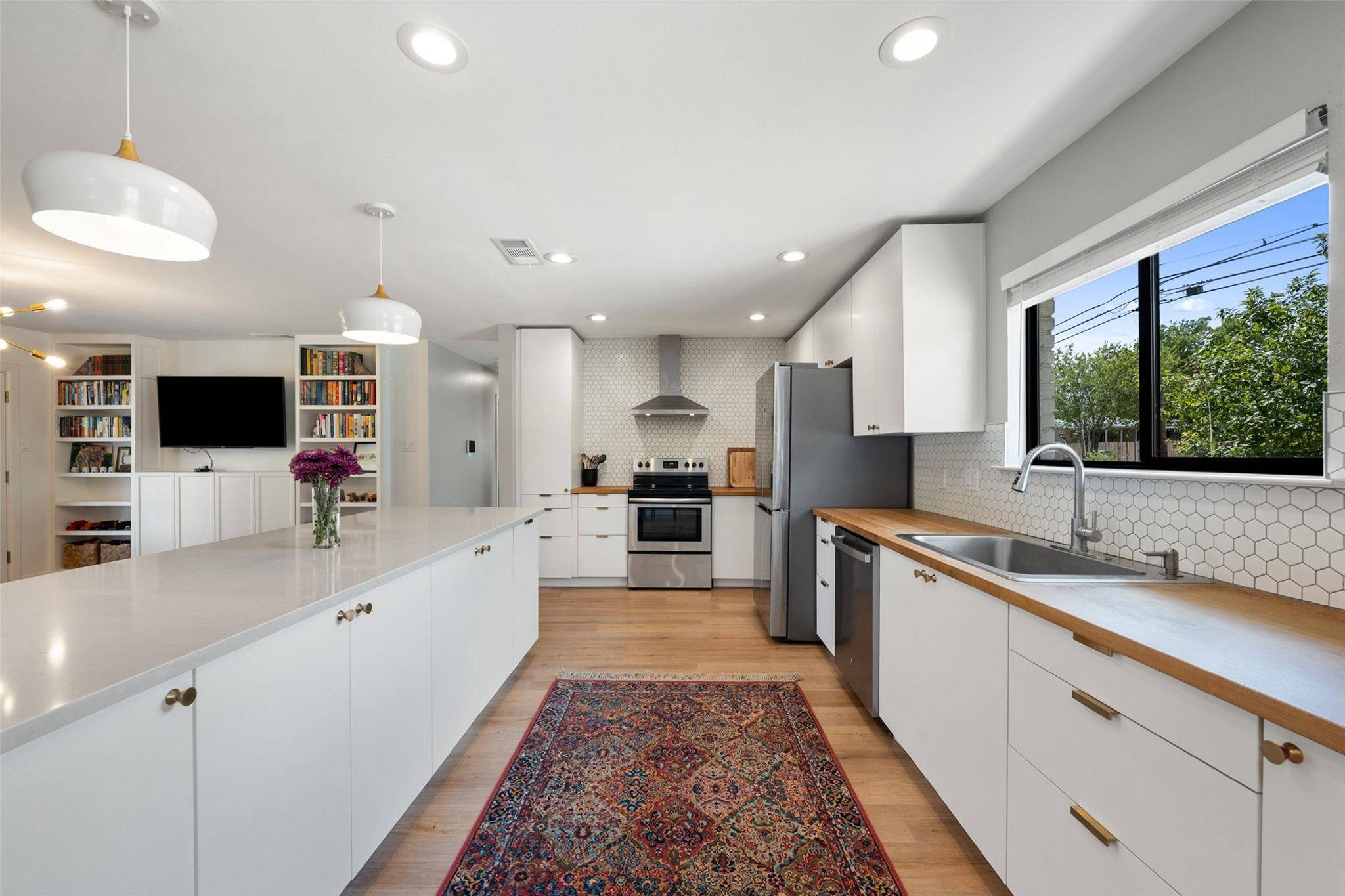 8805 Leisure DR, Austin, TX 78754