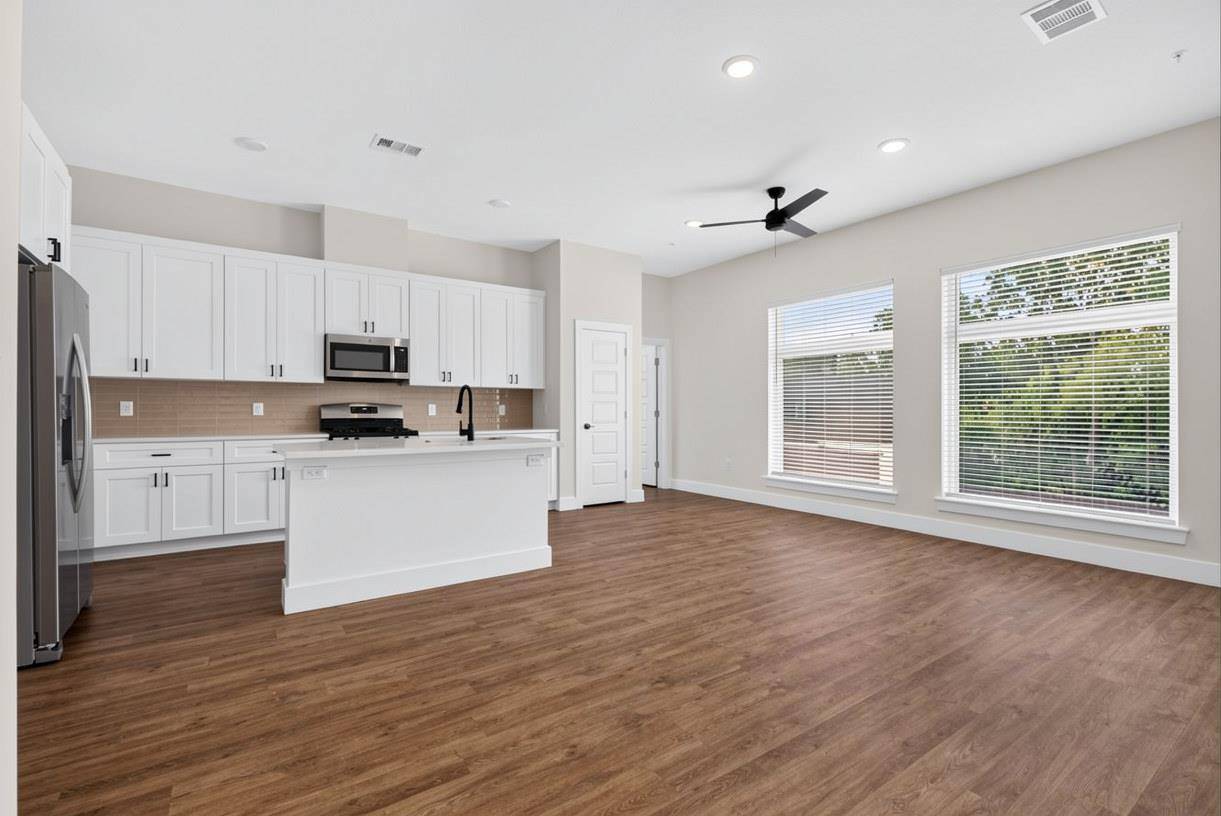 1811 Webberville RD #1210, Austin, TX 78721
