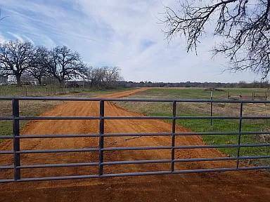 1868 Fm 20, Red Rock, TX 78662