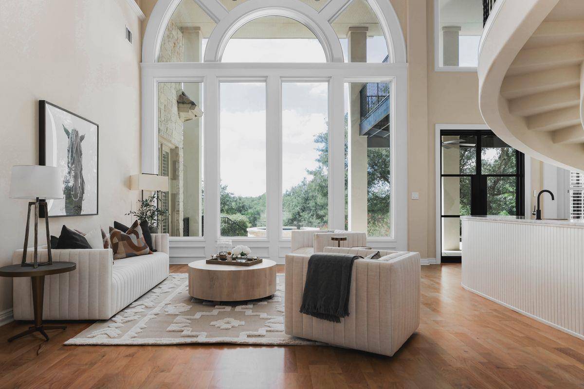 8513 Chalk Knoll DR, Austin, TX 78735