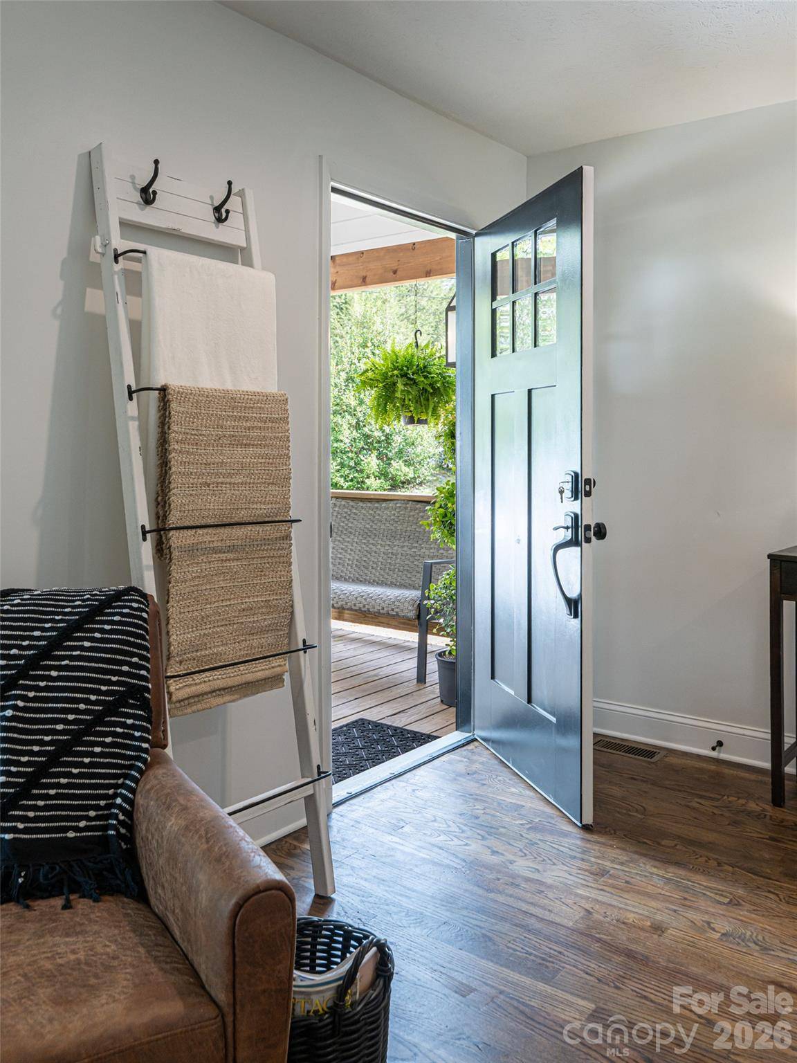 21 W Chapel RD, Asheville, NC 28803