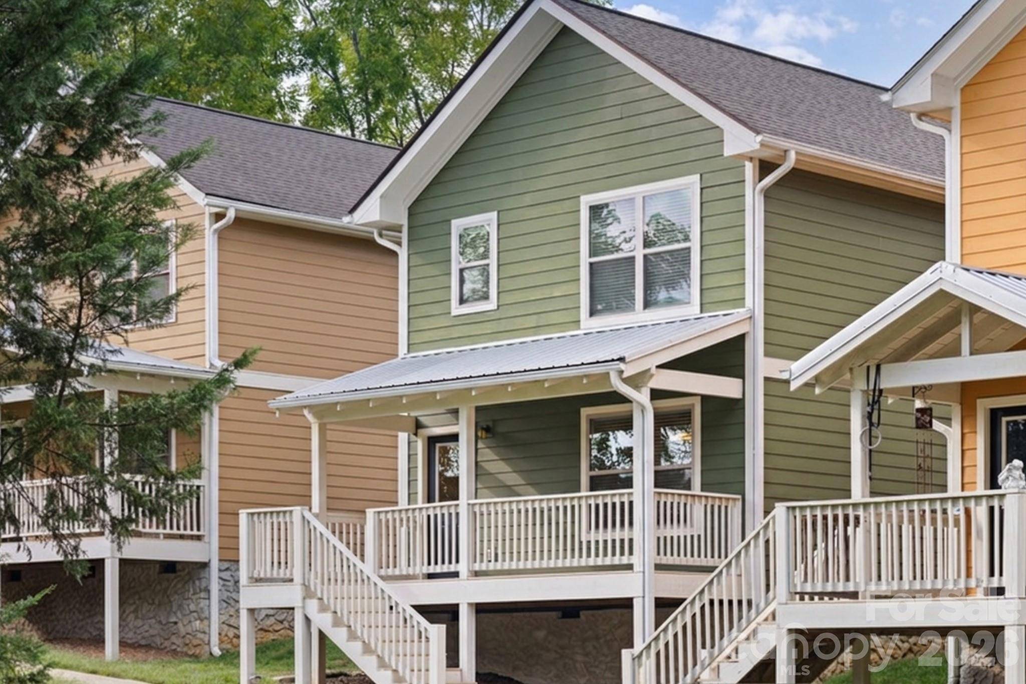 8 Cottage Cove LN, Asheville, NC 28803