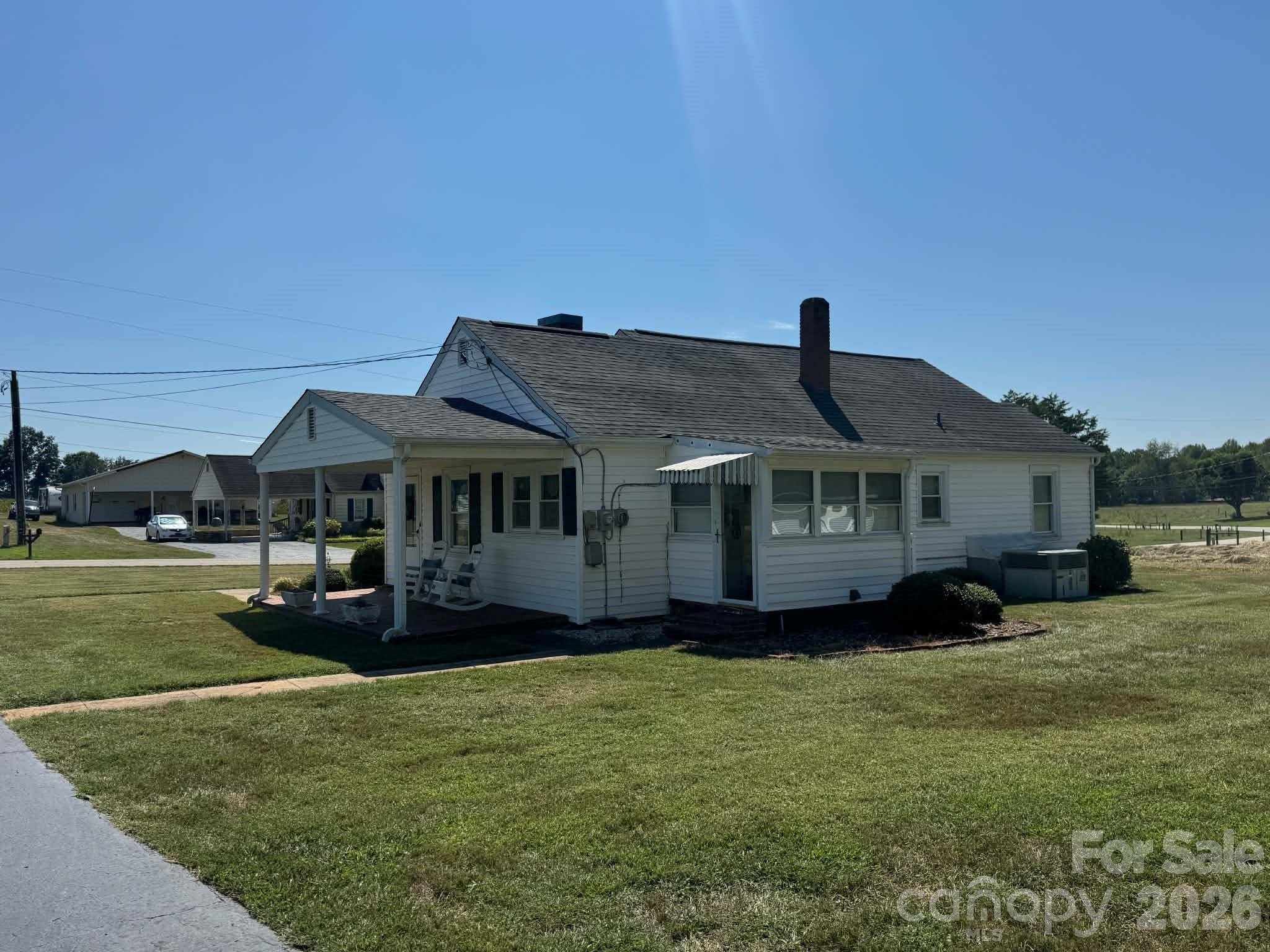 2709 Murray RD, State Road, NC 28676