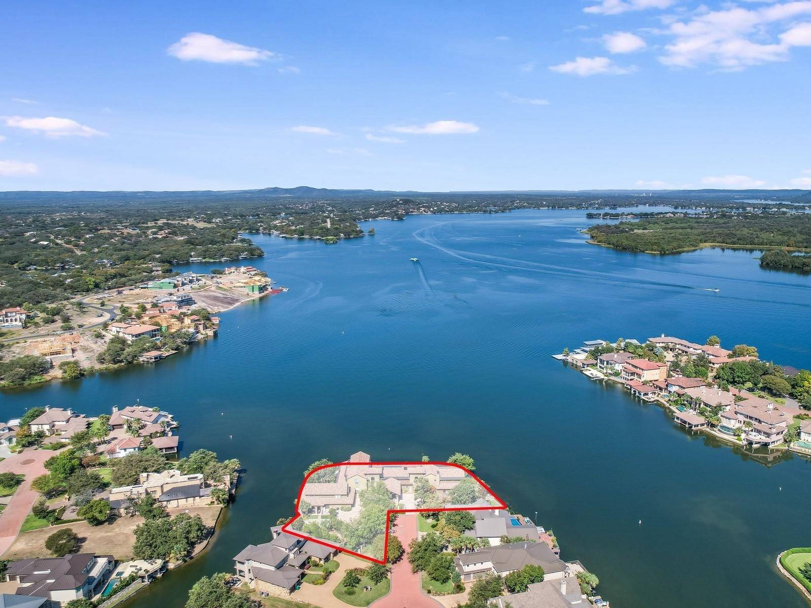 82 Applehead Island Dr., Horseshoe Bay, TX 78657