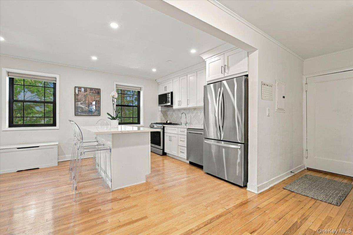 3 Whitehall RD #21, Eastchester, NY 10709