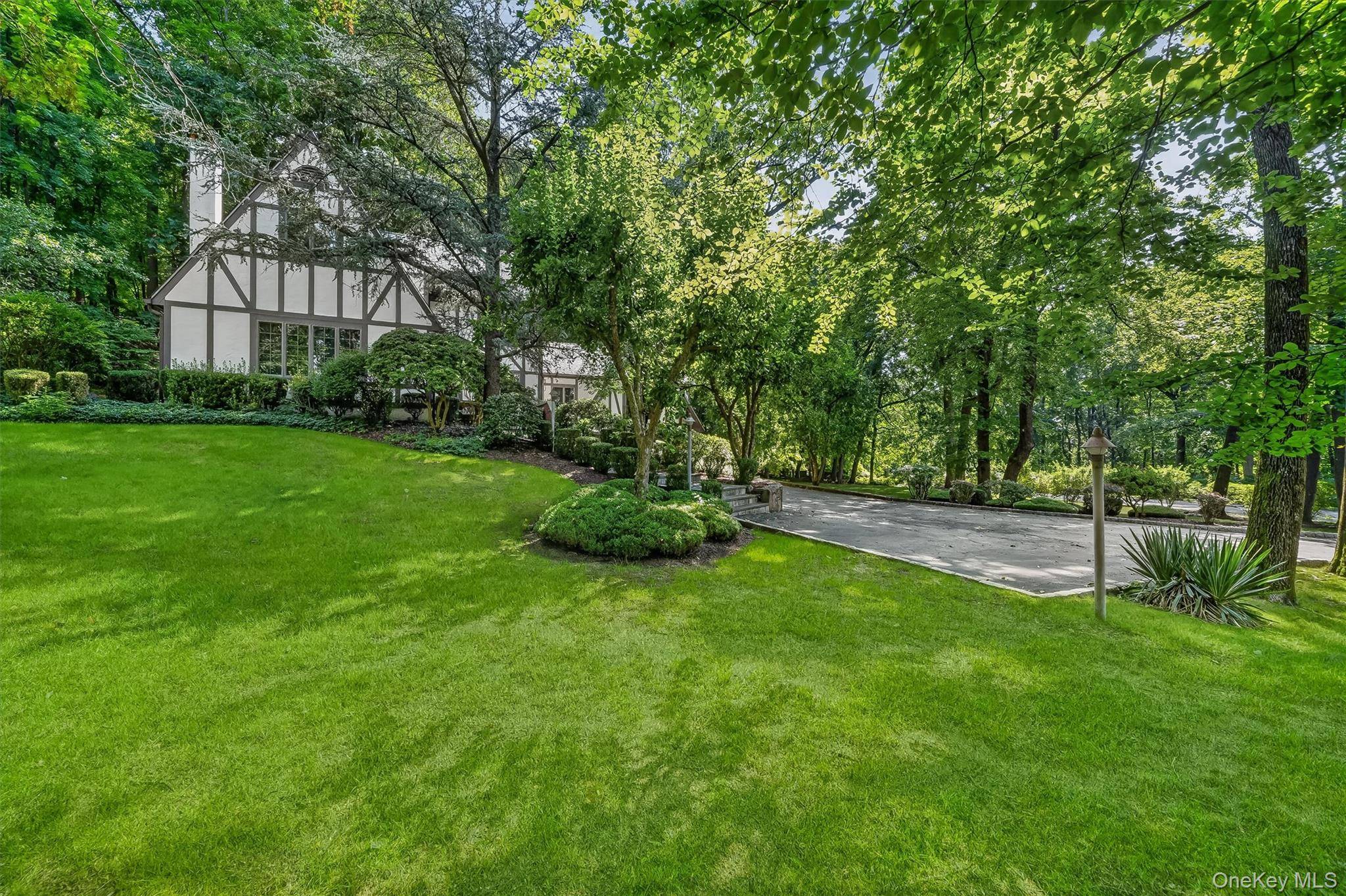 2 McGuire LN, Croton-on-hudson, NY 10520