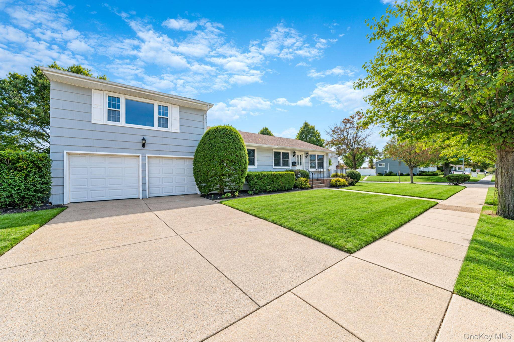 745 Anderson AVE, Franklin Square, NY 11010