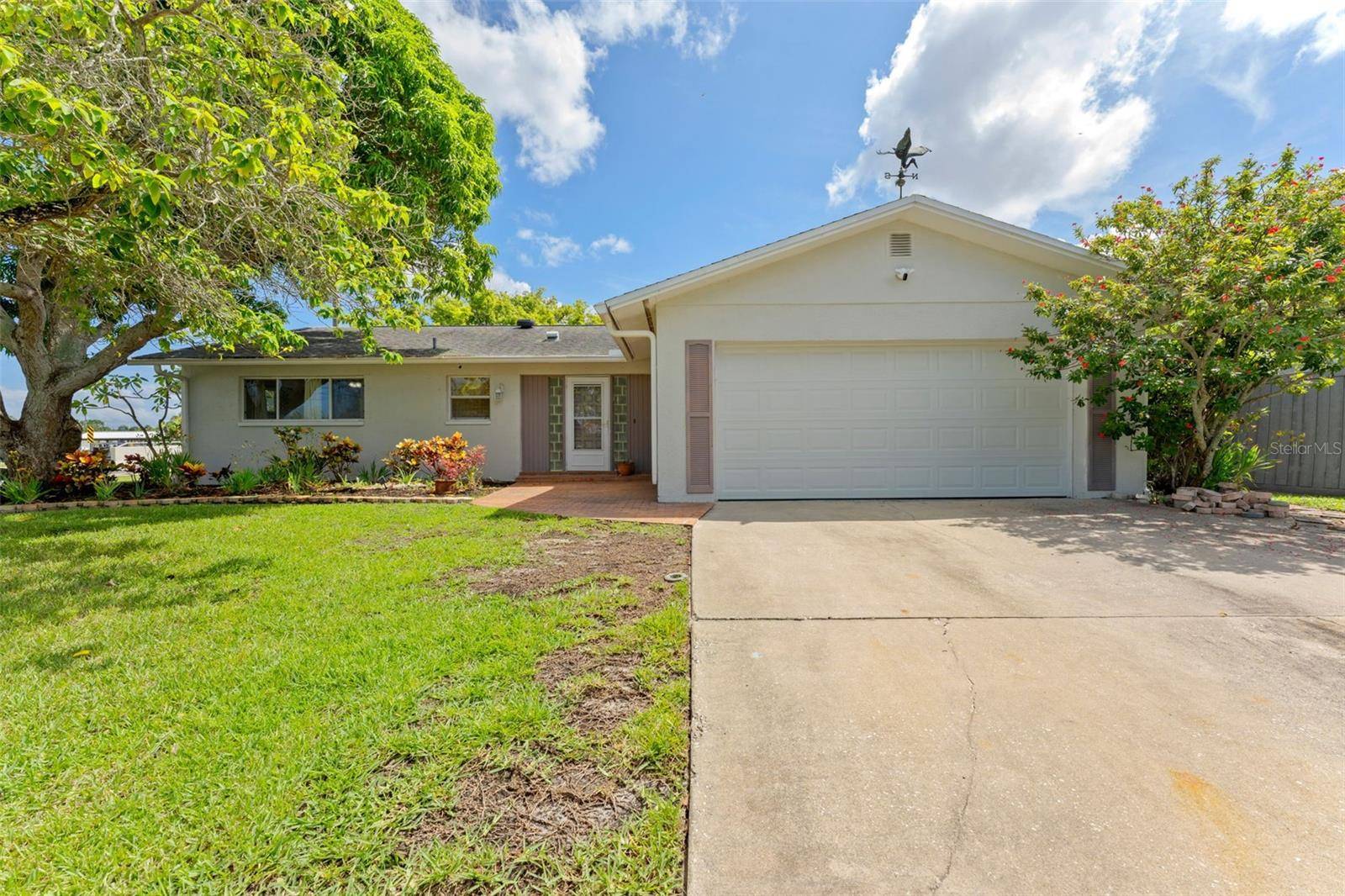 344 CROSSWINDS DR, Palm Harbor, FL 34683