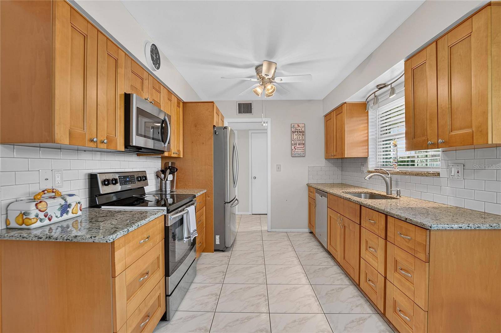 1517 ALLEGHENY DR, Sun City Center, FL 33573