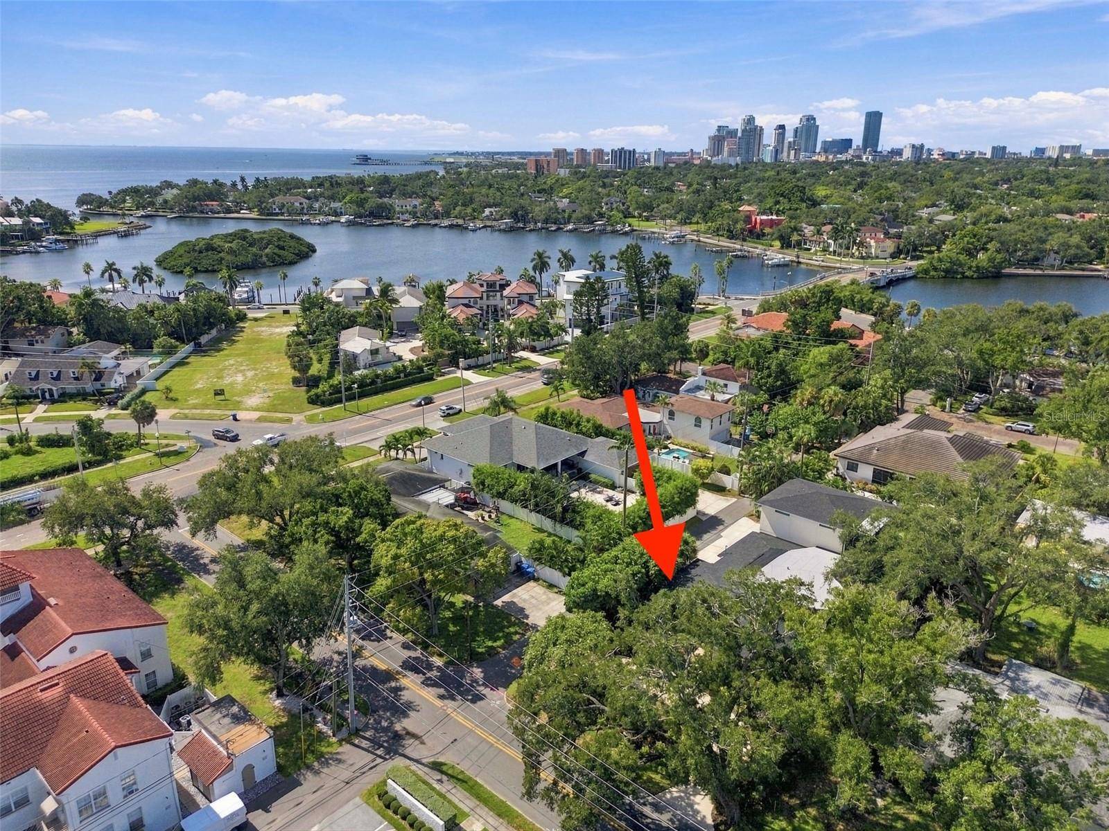 100 MONTEREY BLVD NE, St Petersburg, FL 33704