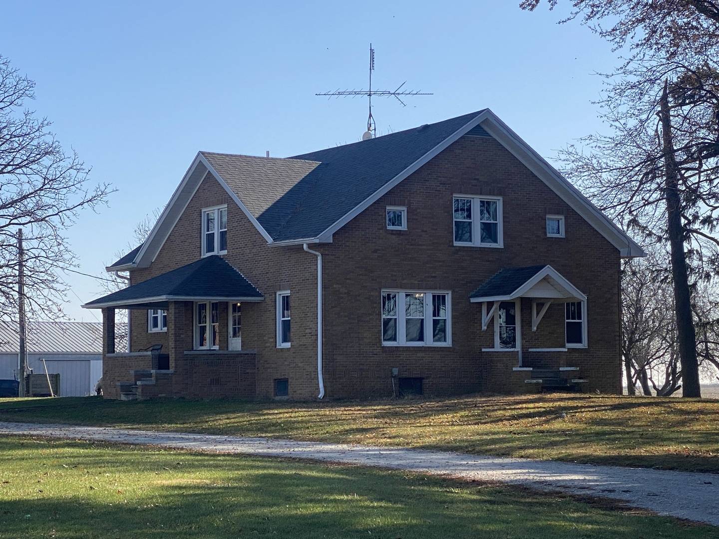 8742 E 1300th ST, Granville, IL 61326
