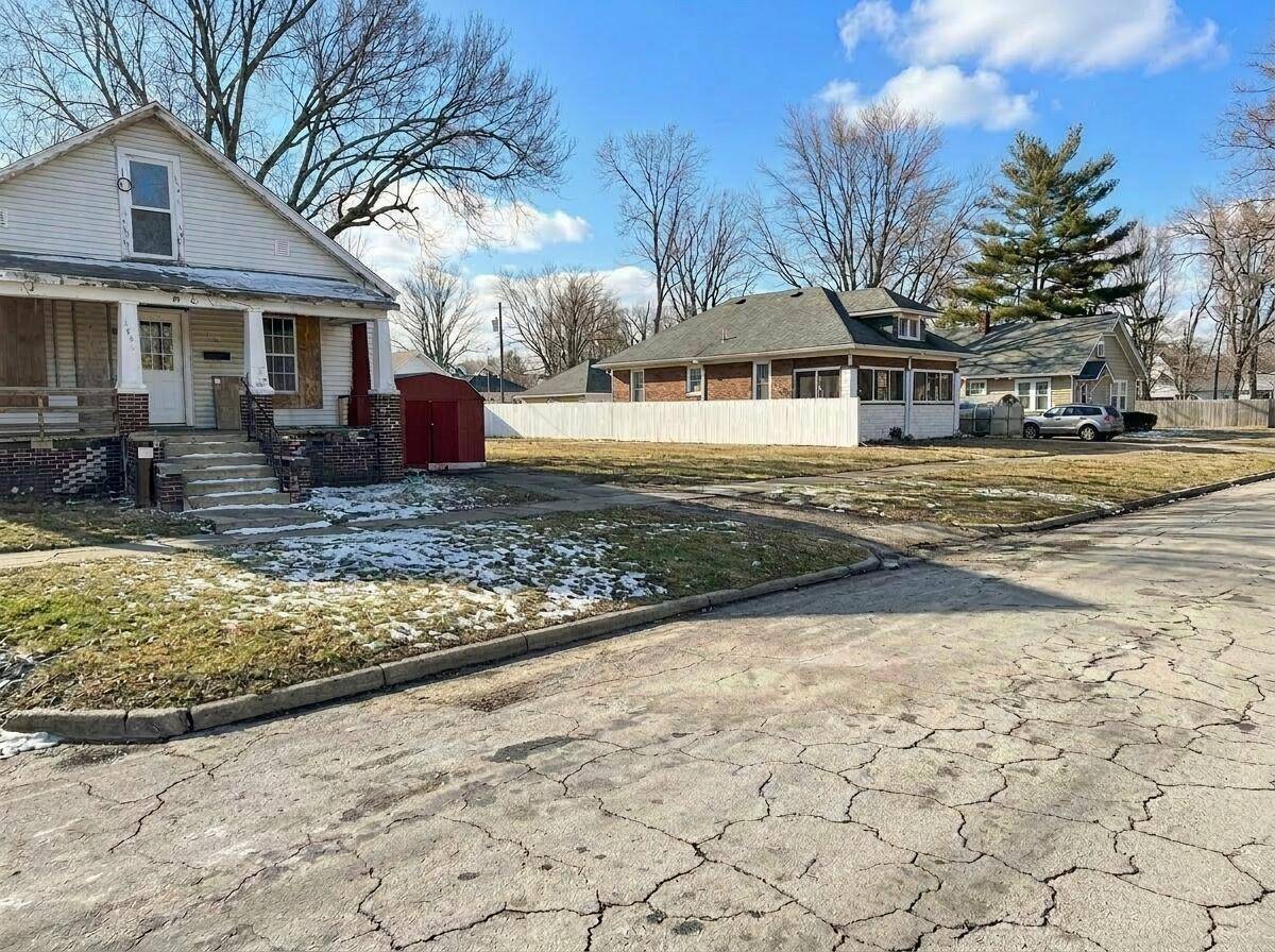 2516 Pine AVE, Mattoon, IL 61938