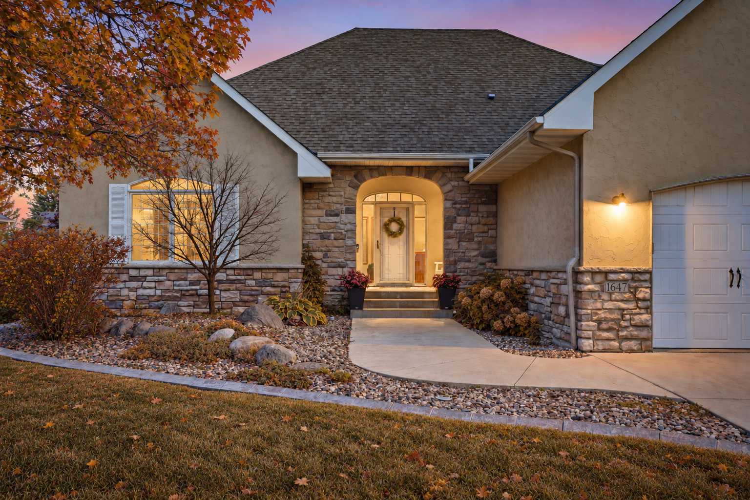 1647 Seashell LN, Waconia, MN 55387