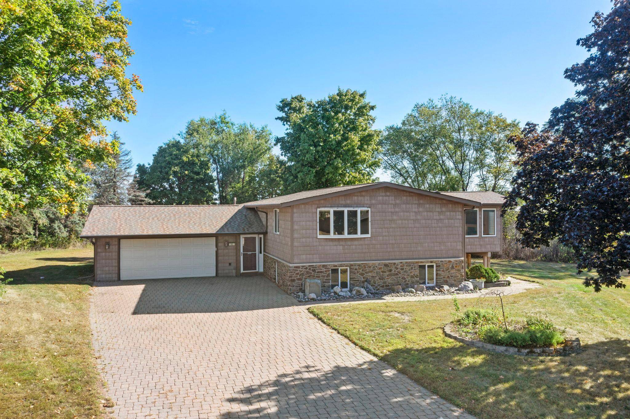 302 Jennifer LN, Jordan, MN 55352