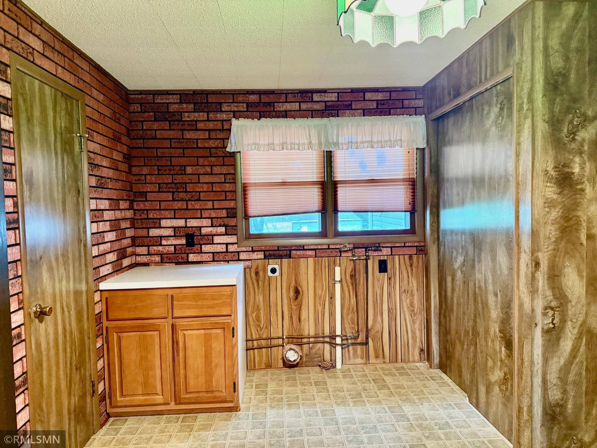638 Pennsylvania AVE, Adrian, MN 56110