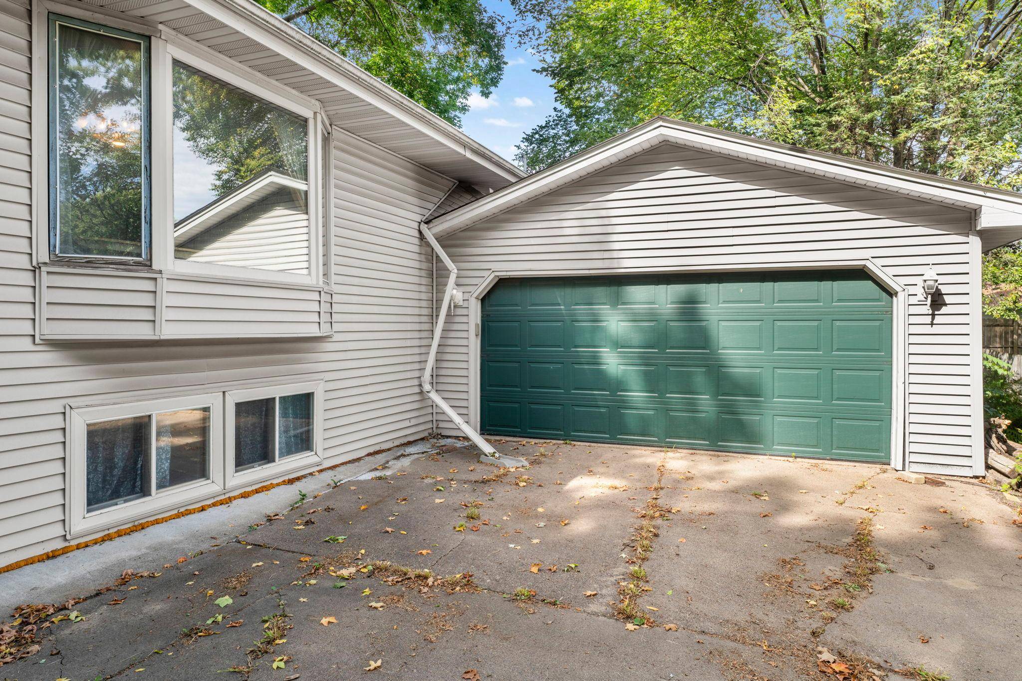 324 11th AVE SW, Cambridge, MN 55008