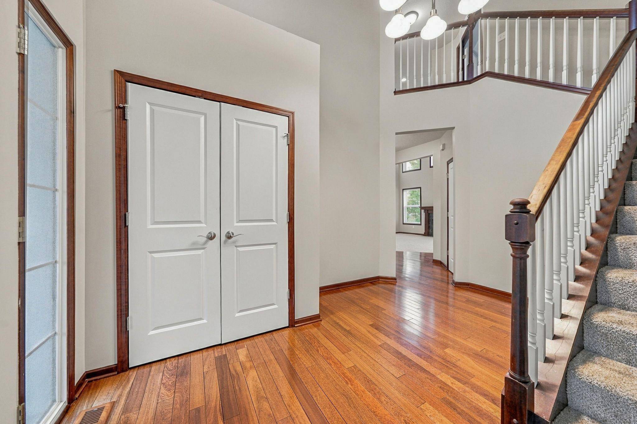 2109 Rockridge CIR, Shakopee, MN 55379