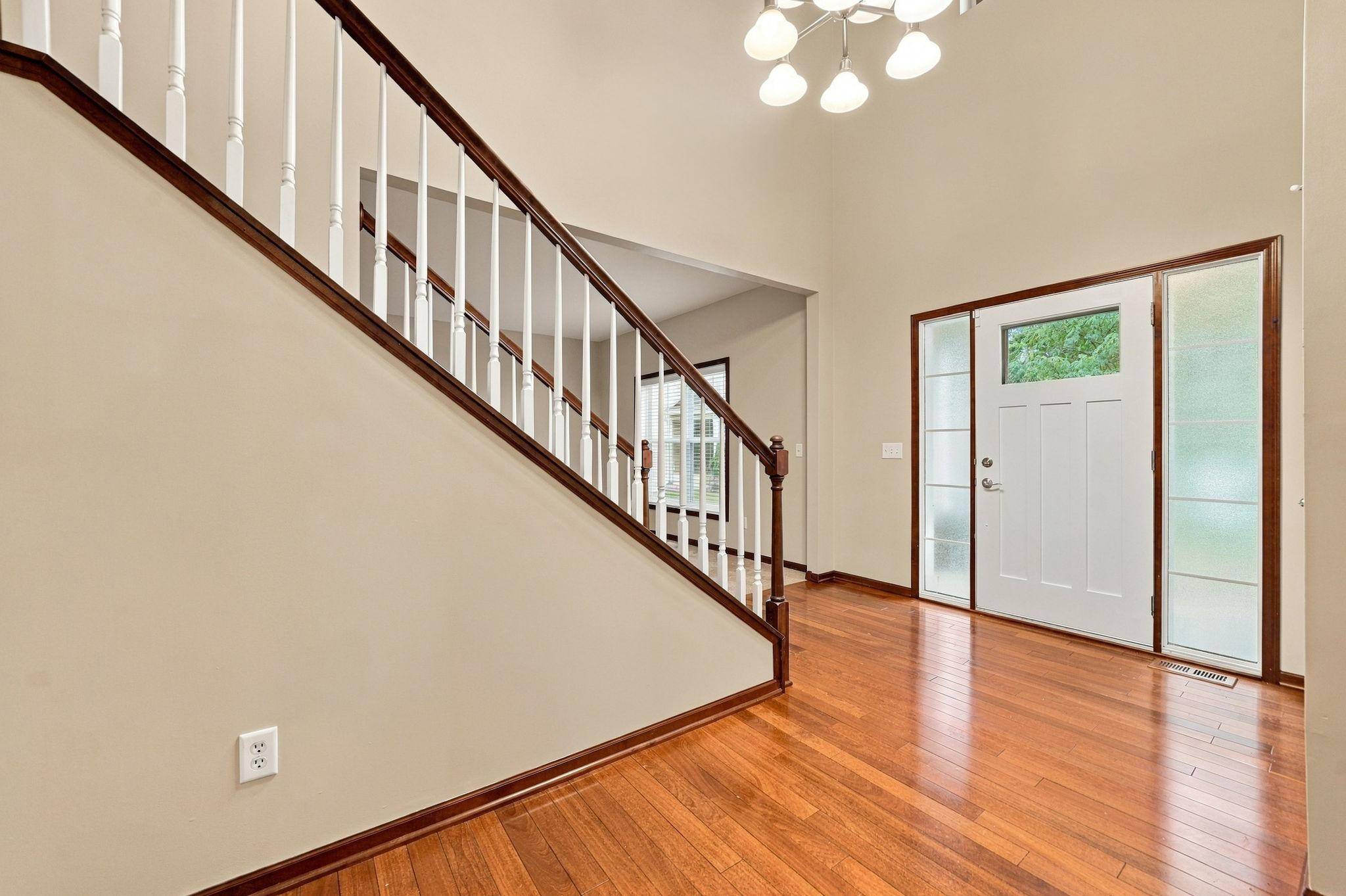 2109 Rockridge CIR, Shakopee, MN 55379