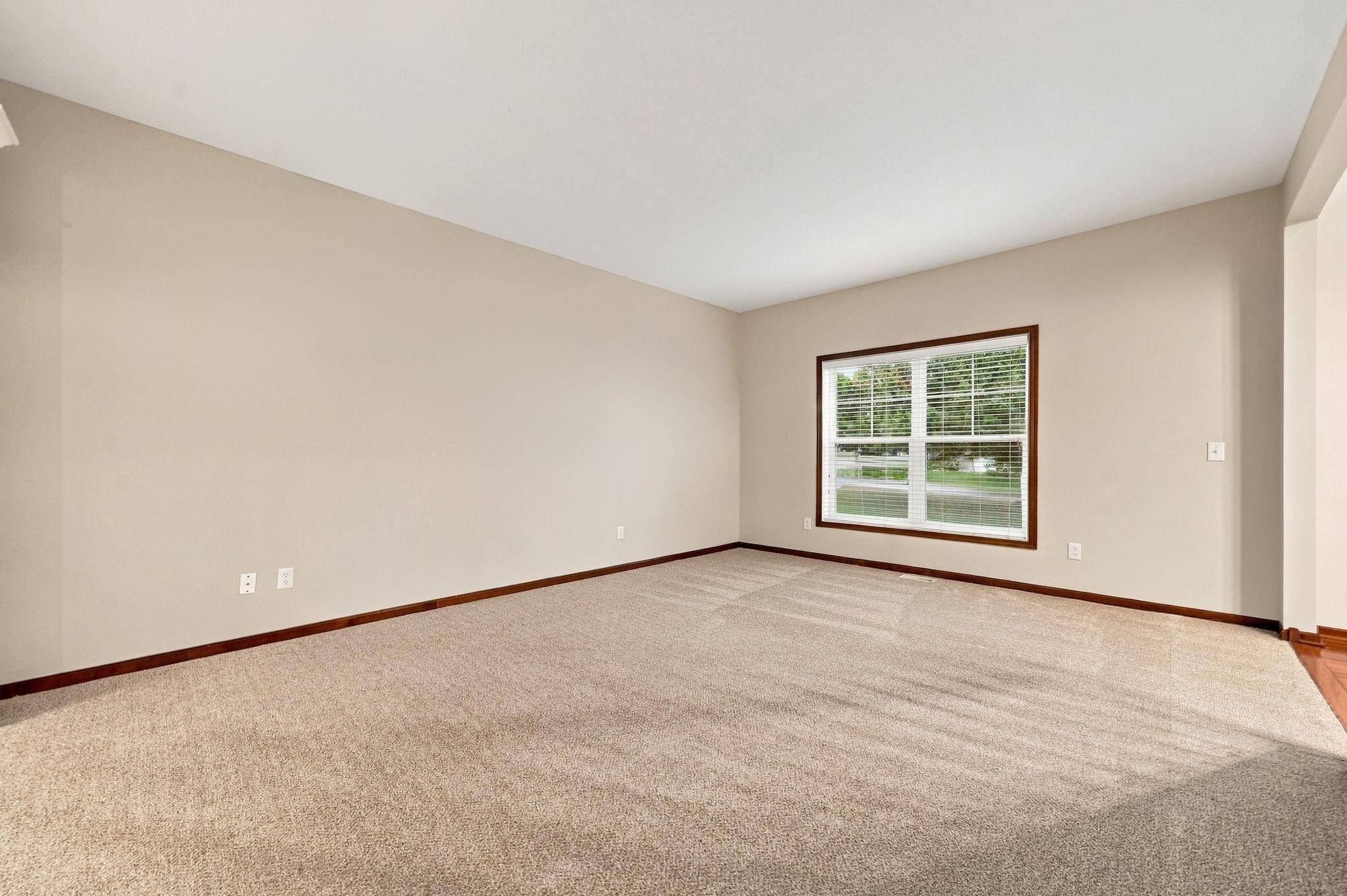 2109 Rockridge CIR, Shakopee, MN 55379