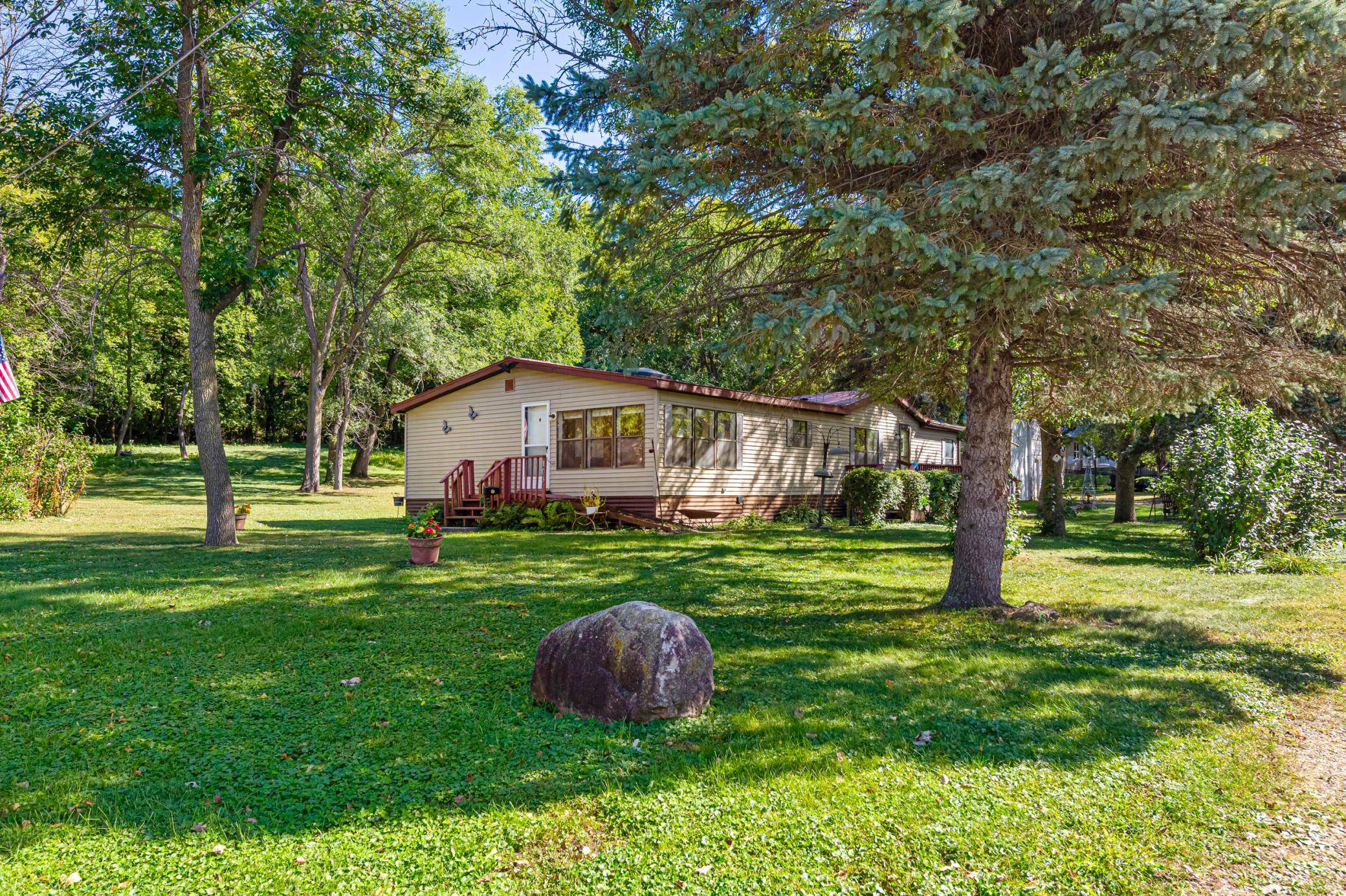103 Ladd ST W, Kasota, MN 56050