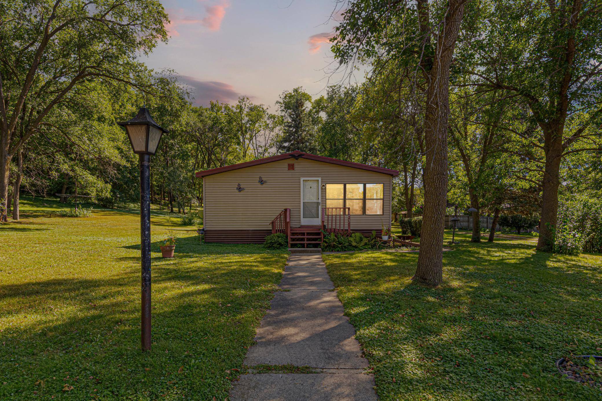 103 Ladd ST W, Kasota, MN 56050