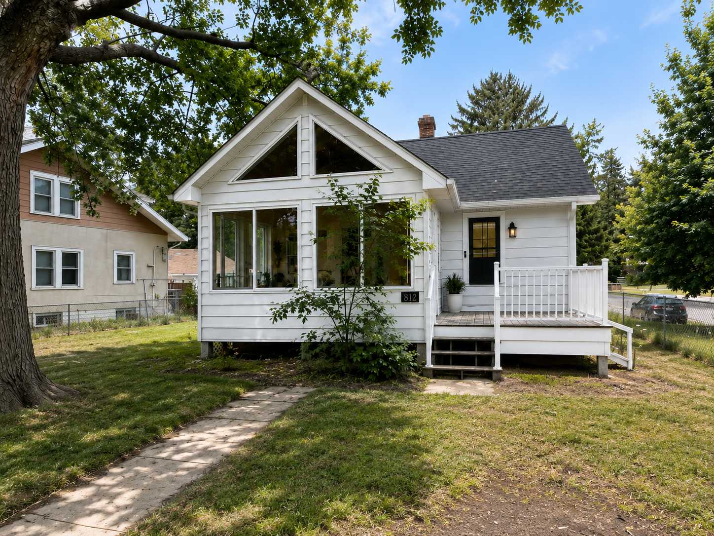 812 Pedersen ST, Saint Paul, MN 55119
