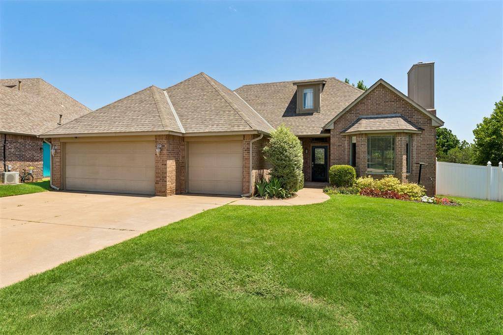 2214 Cedar Pointe CIR, Edmond, OK 73003