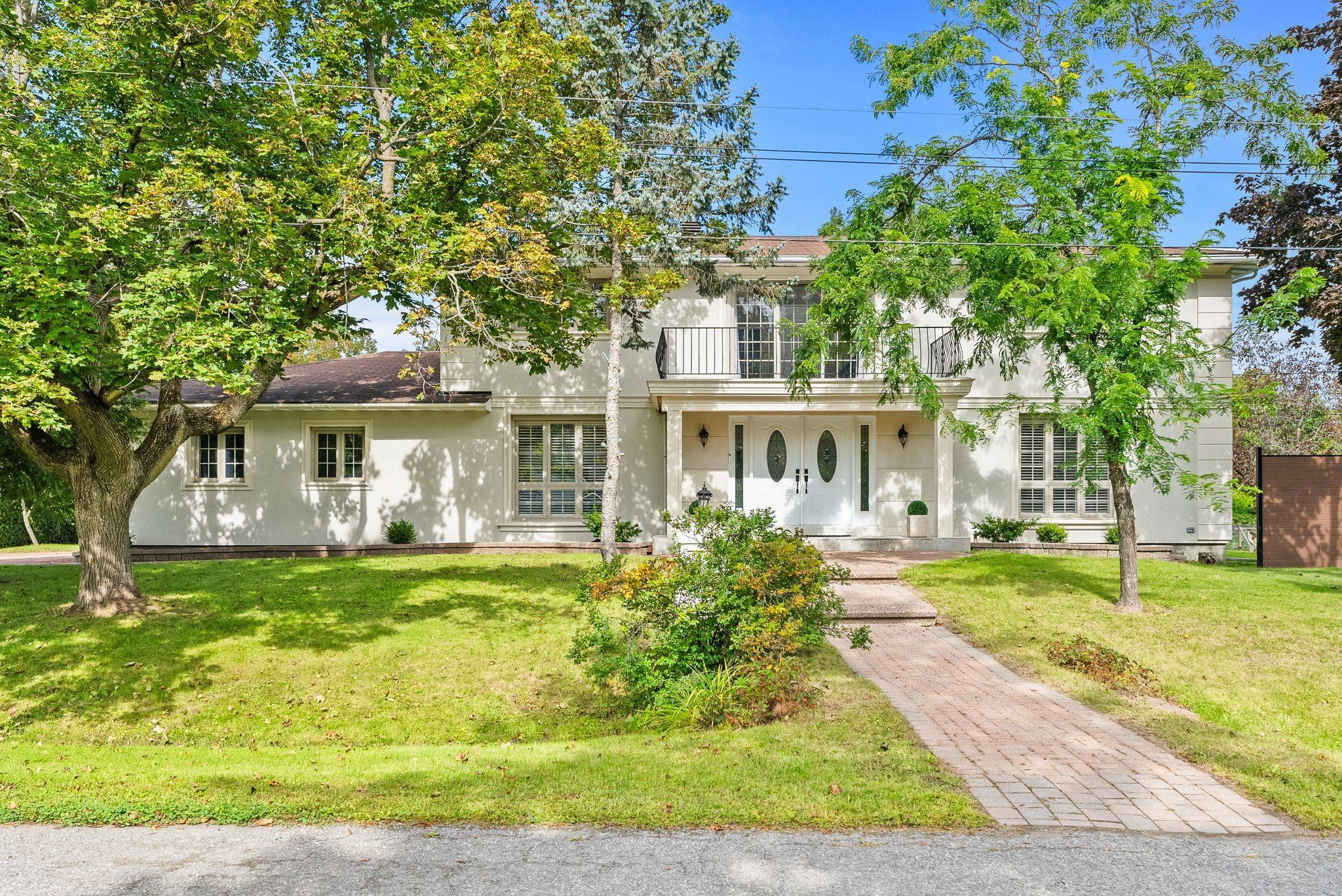 11 Lennon DR, Blossom Park - Airport And Area, ON K1V 1G9
