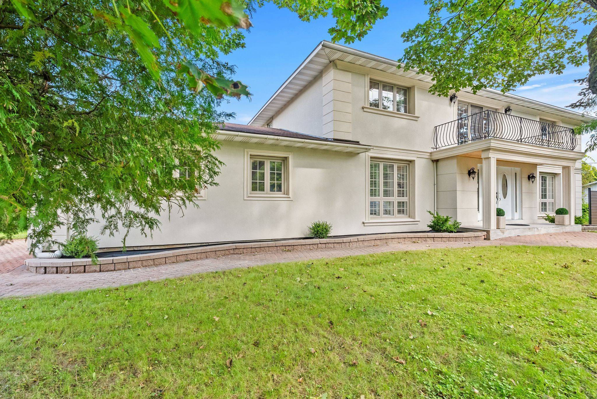 11 Lennon DR, Blossom Park - Airport And Area, ON K1V 1G9