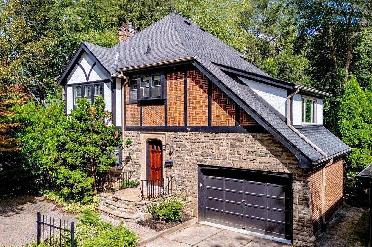 18 Forsyth AVE N, Hamilton, ON L8S 4E1