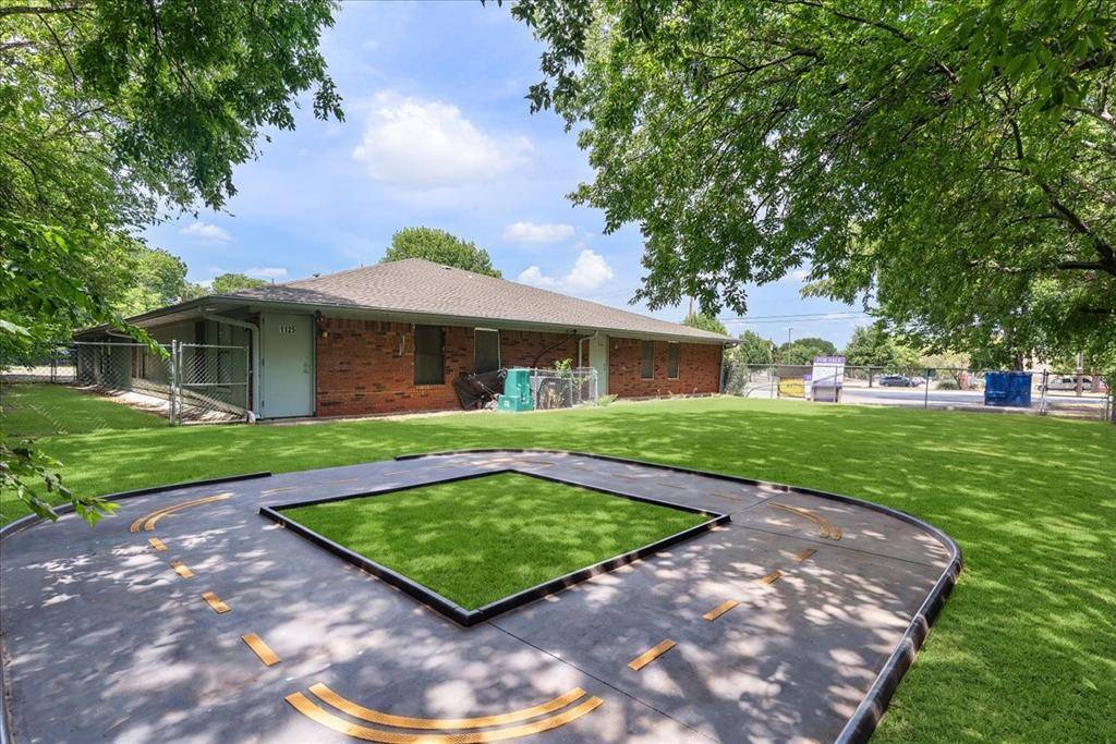 1125 Roberts Cut Off Road, River Oaks, TX 76114