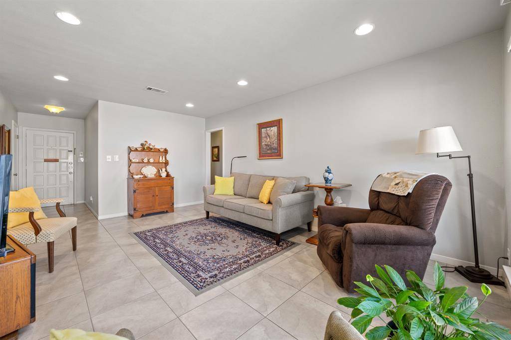 2712 Thrushwood DR #A, Austin, TX 78757