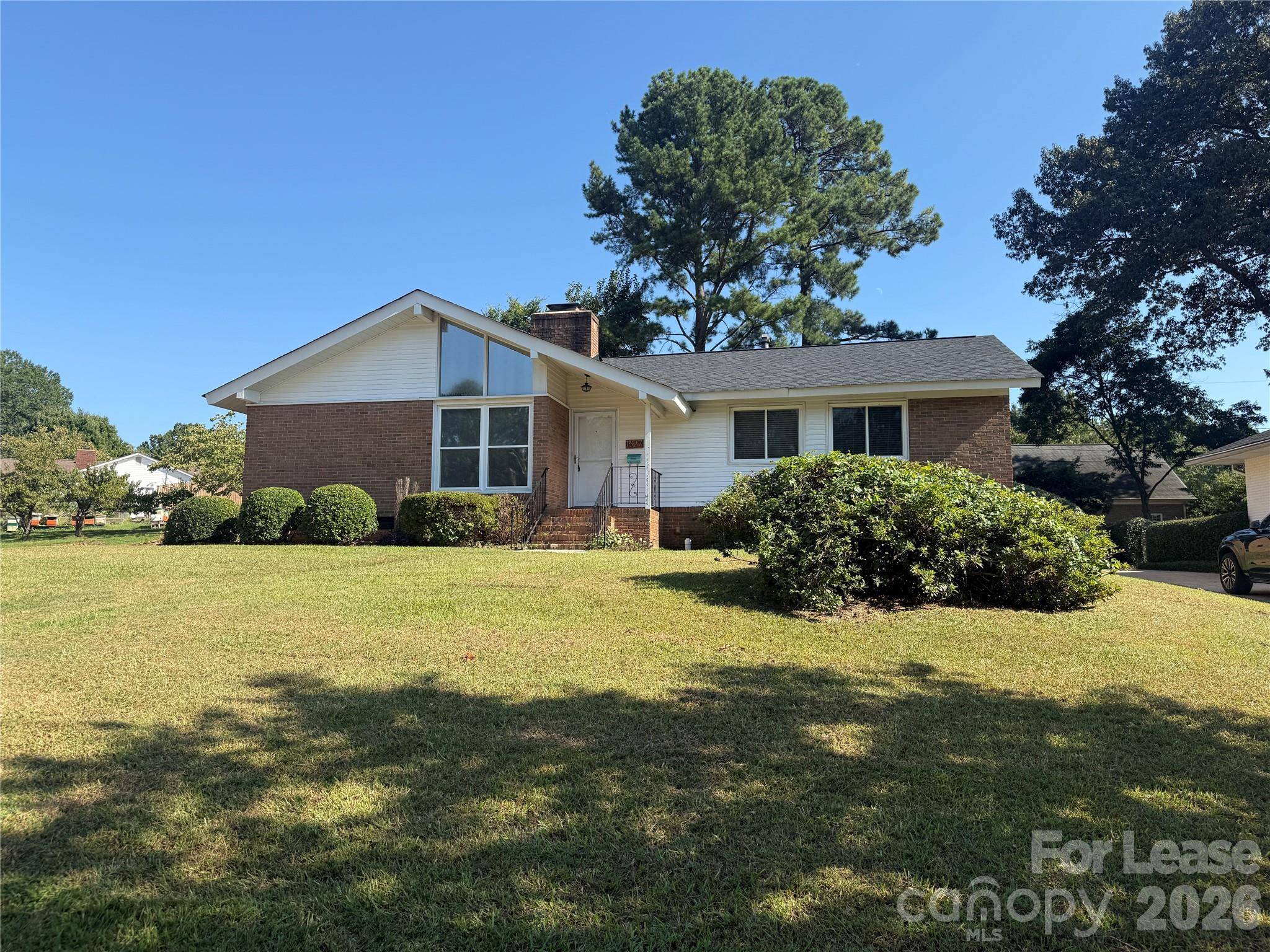 1627 Paddock CIR, Charlotte, NC 28209