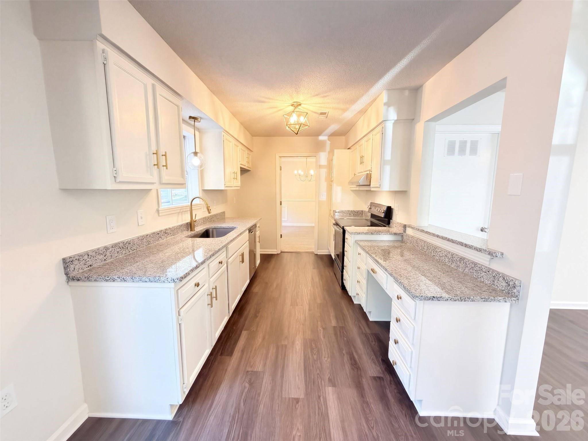 8431 Mission Hills RD, Charlotte, NC 28227
