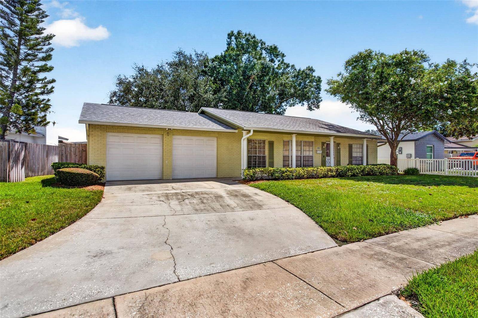 8512 WOODWICK CT, Tampa, FL 33615