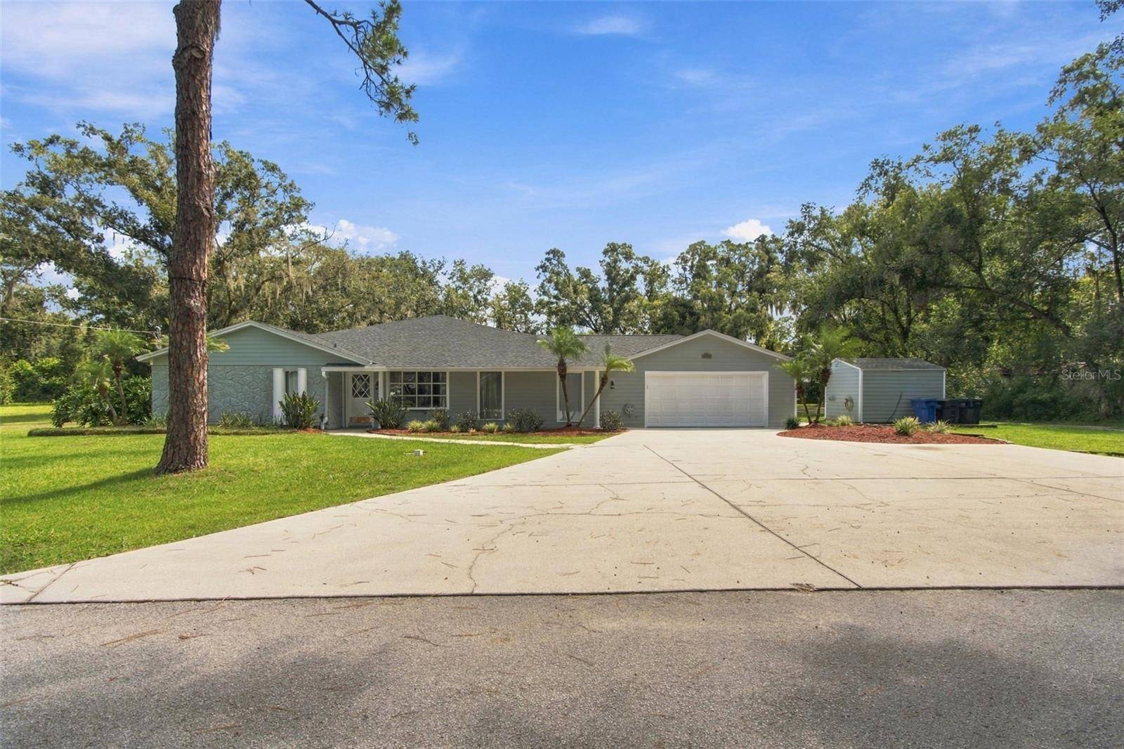 19531 DEER LAKE RD, Lutz, FL 33548