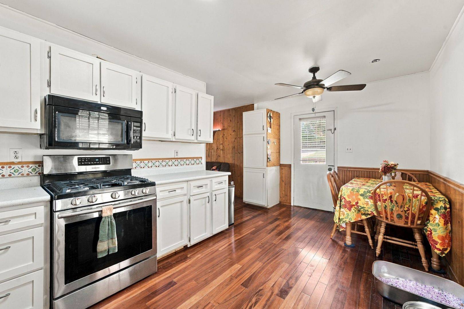 103 Mary ST, Oswego, IL 60543