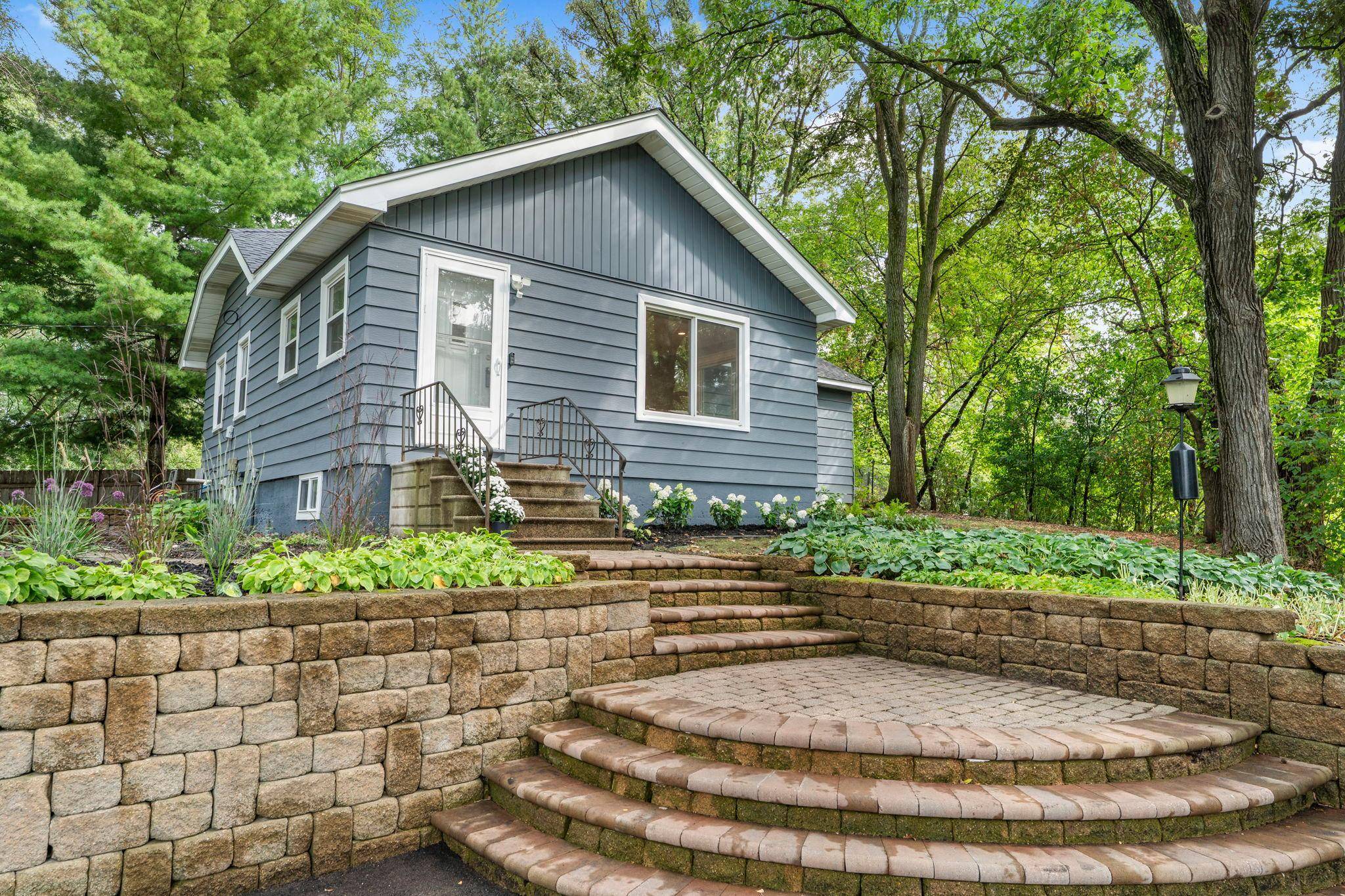 4031 Victoria ST, Minnetonka, MN 55345