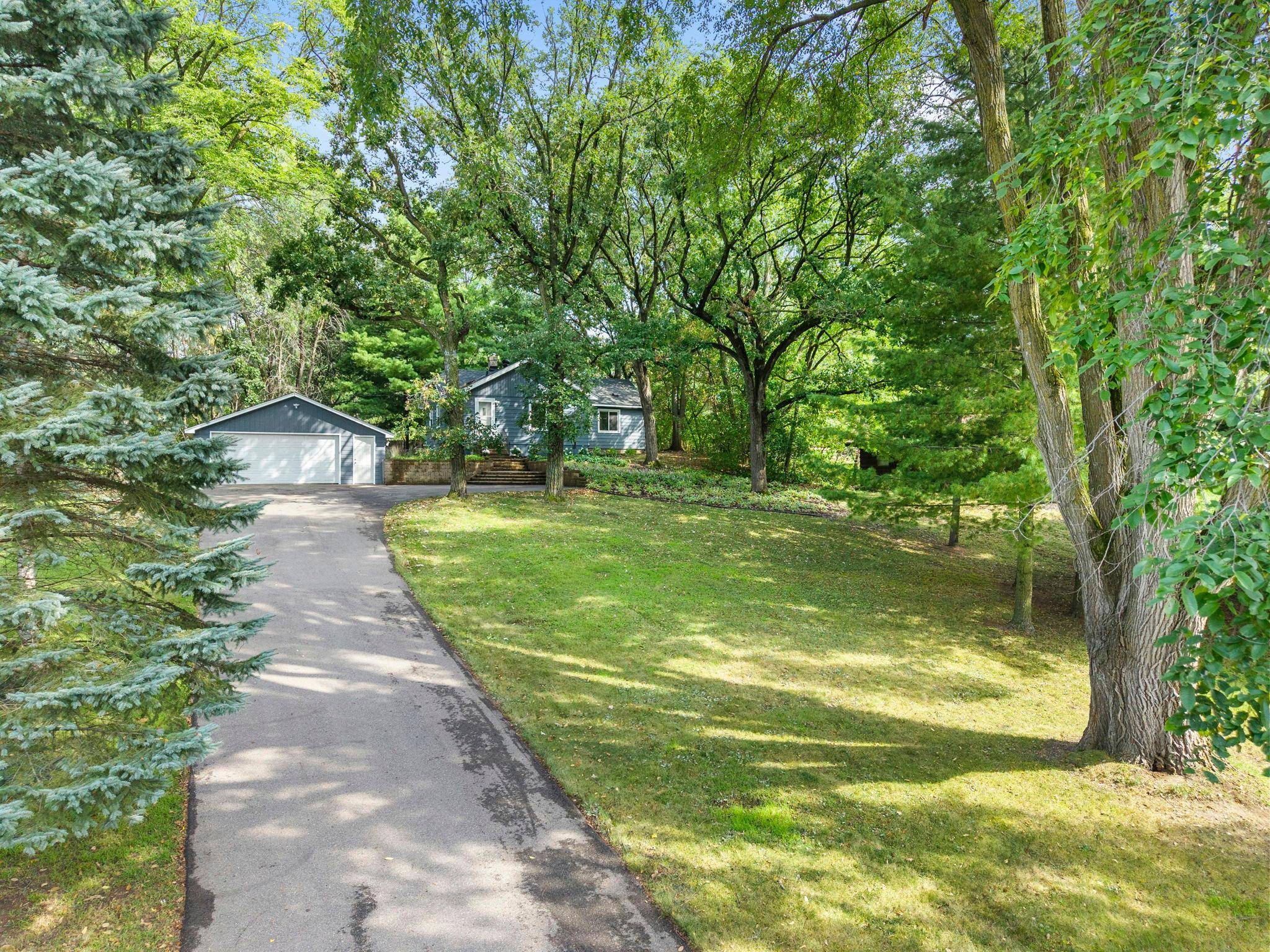 4031 Victoria ST, Minnetonka, MN 55345