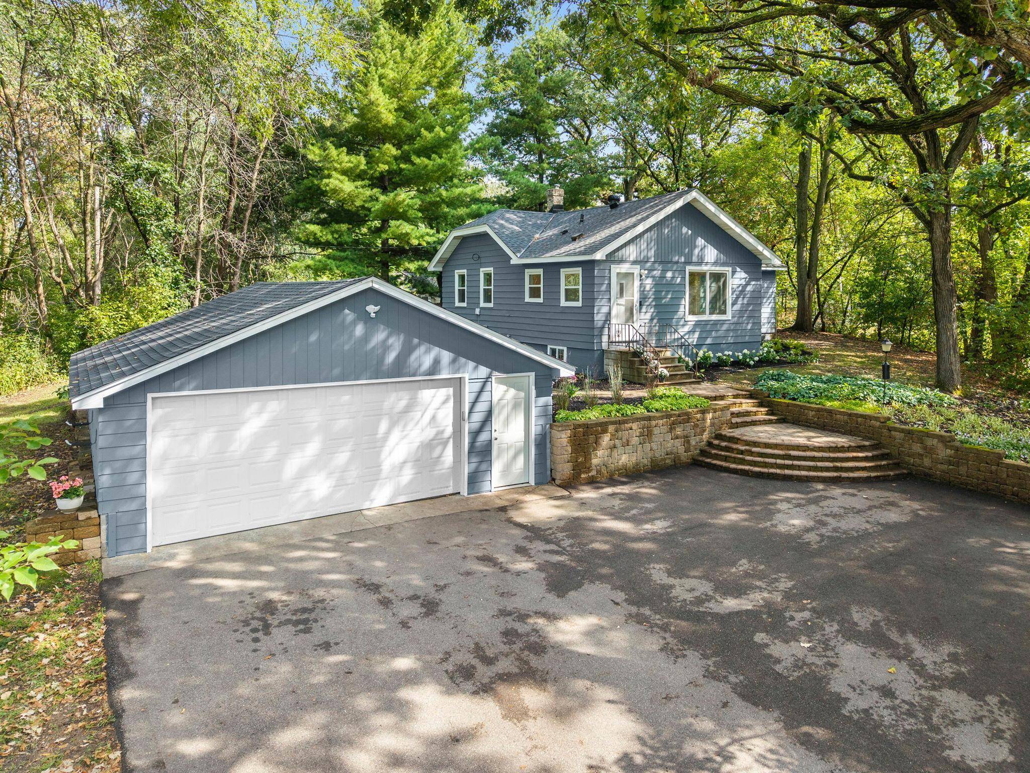 4031 Victoria ST, Minnetonka, MN 55345