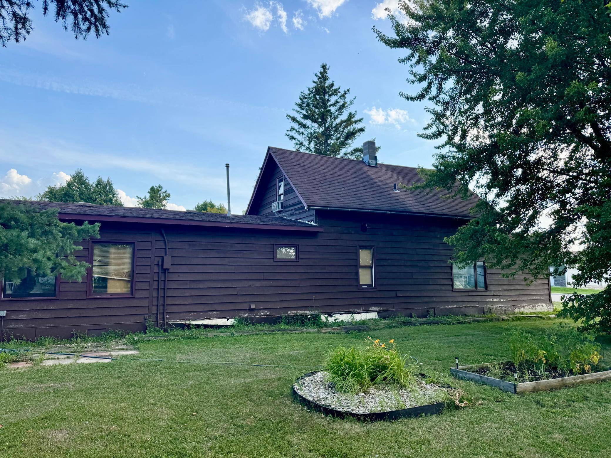 102 5th AVE SE, Baudette, MN 56623