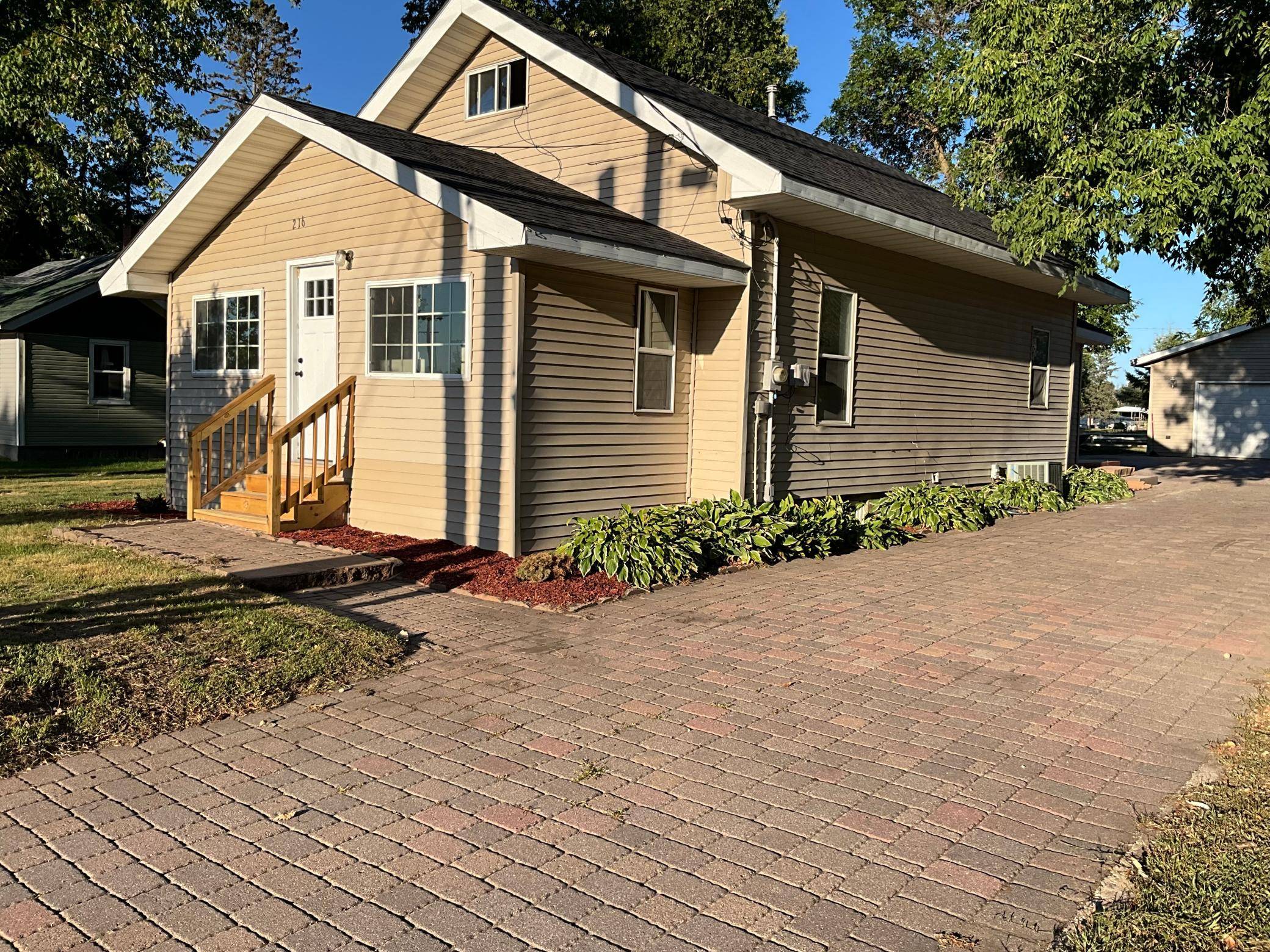 216 6th ST NE, Long Prairie, MN 56347