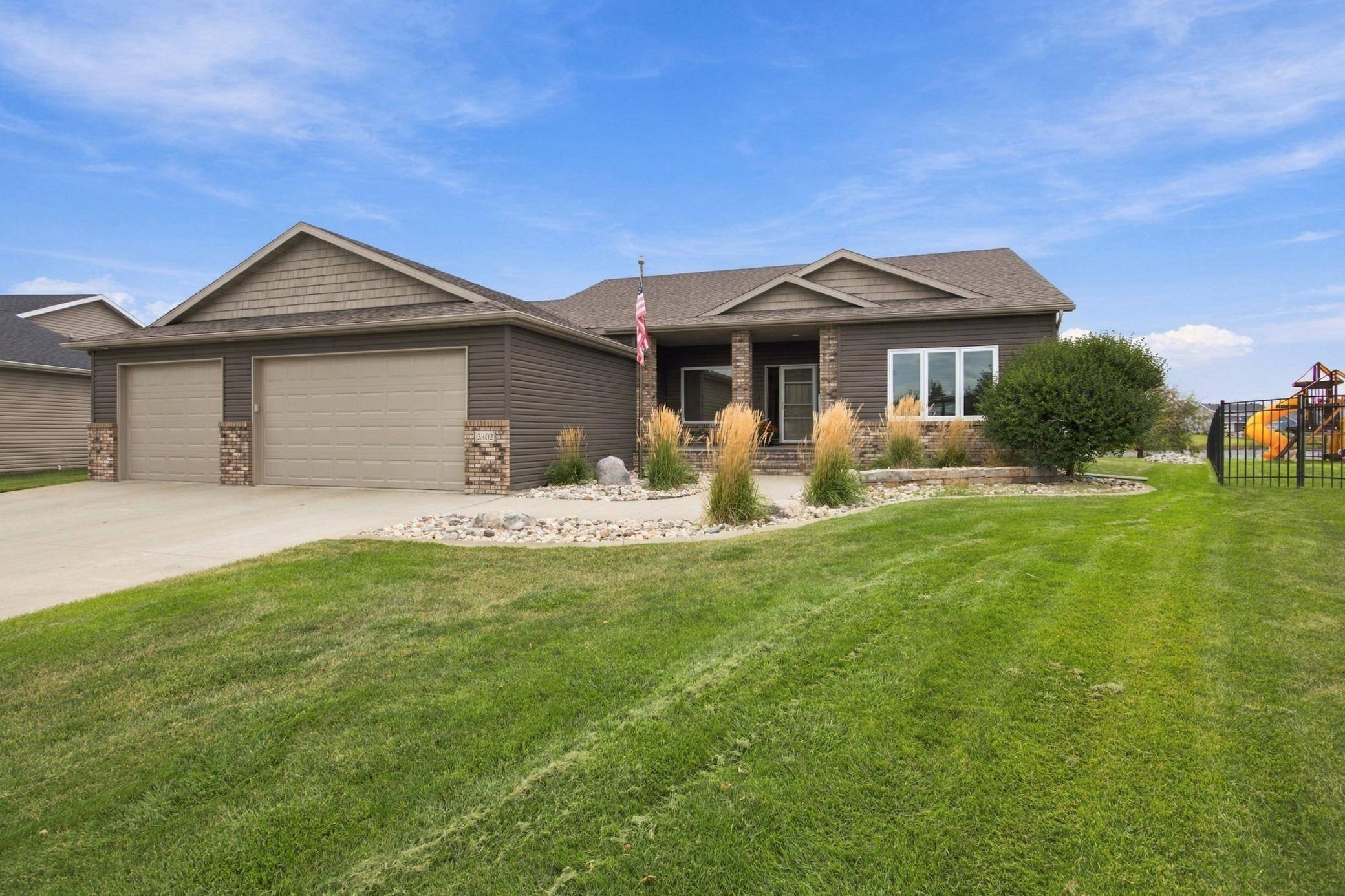 2302 10th ST W, West Fargo, ND 58078