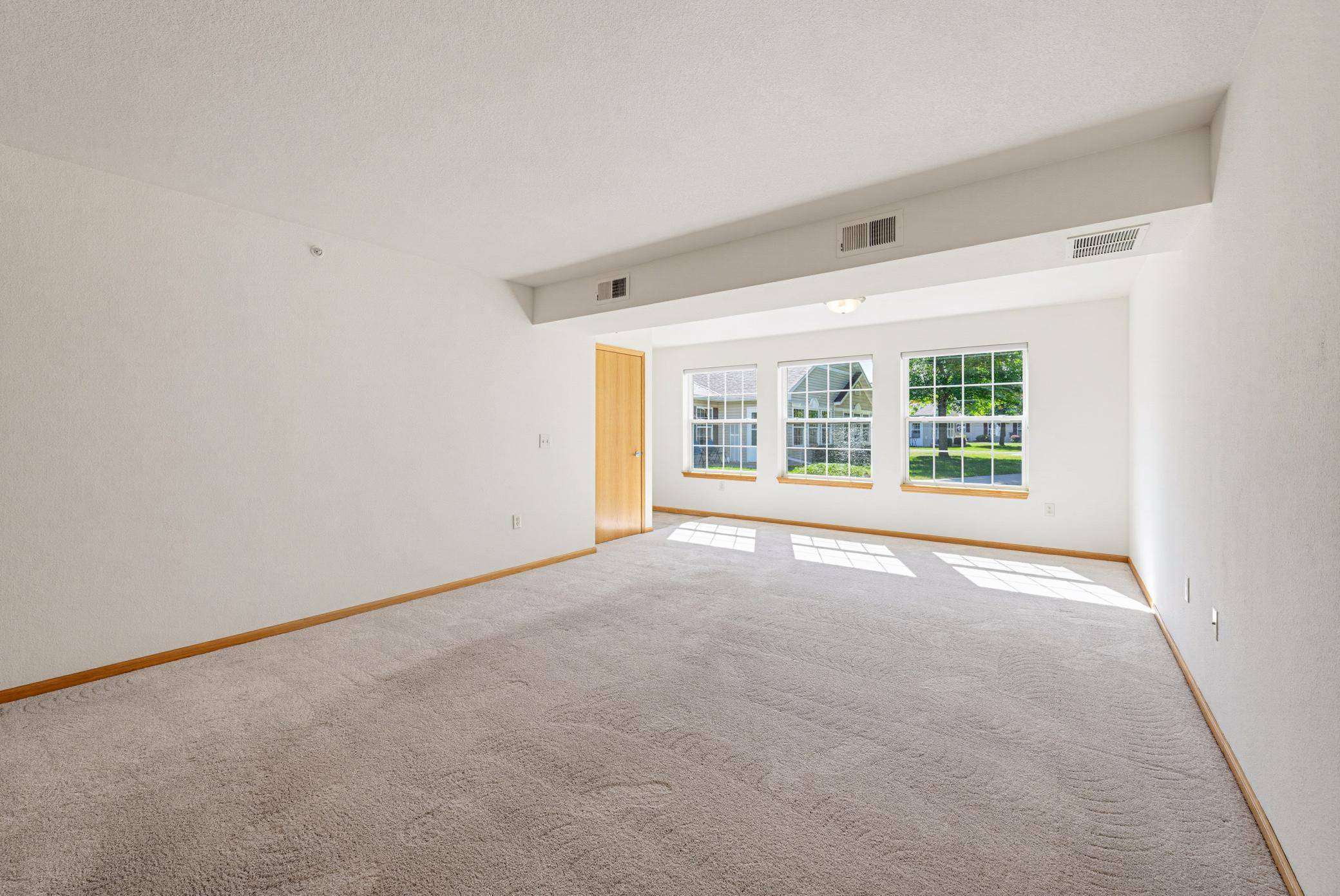1085 Dale ST SW #115, Hutchinson, MN 55350