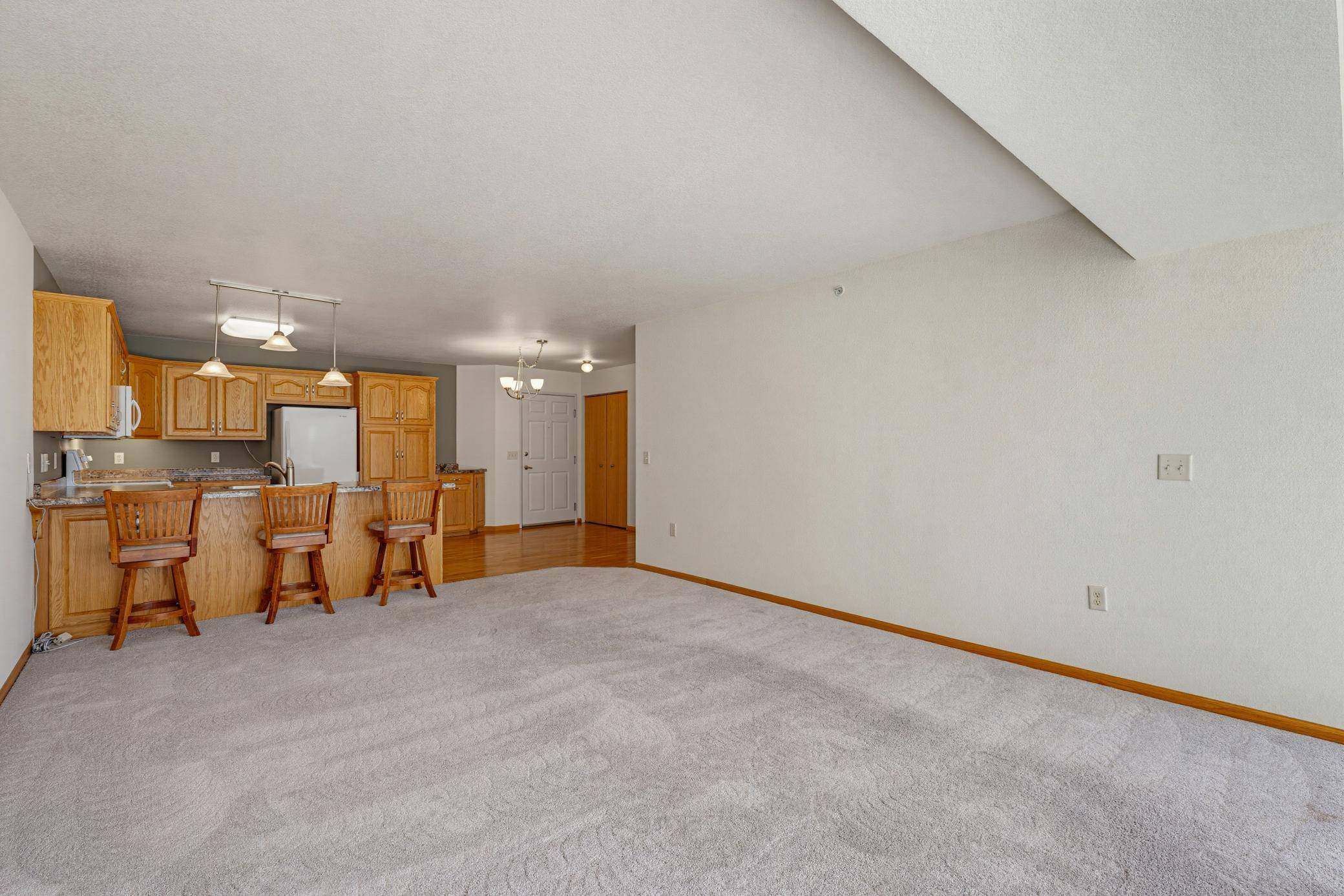 1085 Dale ST SW #115, Hutchinson, MN 55350